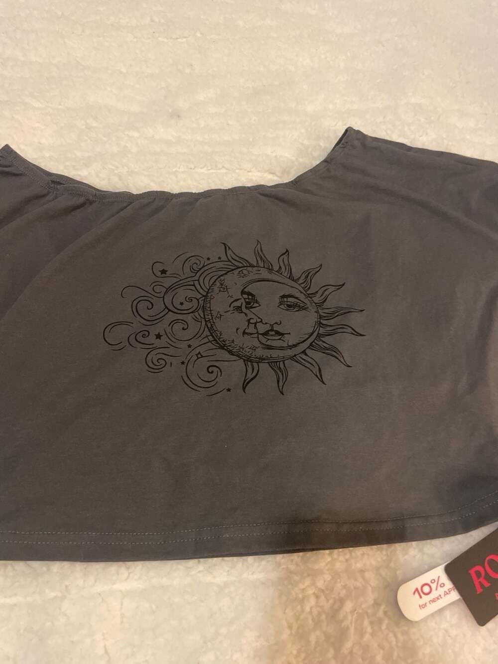 ROMWE Hippie Sun and Moon Graphic Asymmetrical Neck Crop Tee
Size  medium